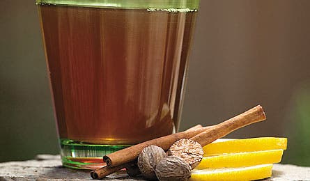 Mulledwine 1207.jpg 9792 Backpacker_Magazine_Mulled_Wine