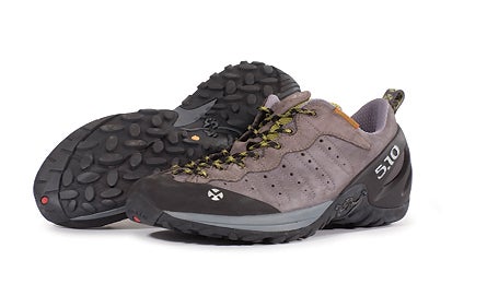 BP0308BOOT 510cmp4 Bjk Byjuliav.jpg 10548 Backpacker_Magazine_Five_Ten_Camp_Four