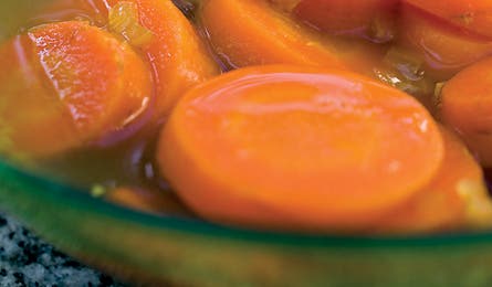 Wildcarrotsoup 0408 Jbailie 445x260.jpg 10694 Backpacker_Magazine_Wild_Carrot-Onion_Soup