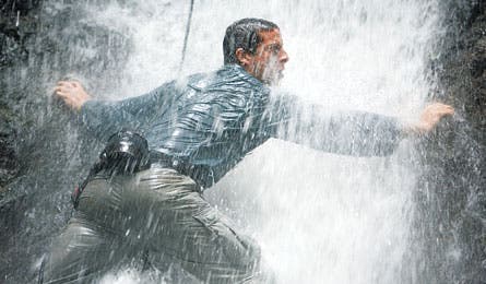 Survive 4 12219 bear_grylls