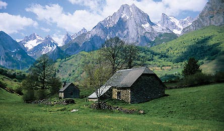 March 2009 France Valley 445x260 16073 France, Pyrenees Traverse, Trekking