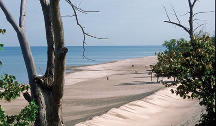 May 09 Dayhikes Midwest Beaches 445x260 17403 may 09 dayhikes midwest beaches 445x260