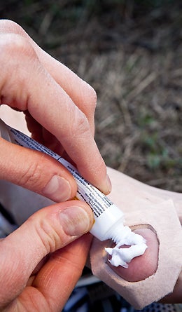 Slideshow First Aid Blister 4 445x260 18785 slideshow first aid blister 4 445x260