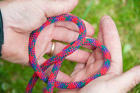 Knot Slideshow Clove Hitch 3-445x296 25000 knot slideshow clove hitch 3-445x296