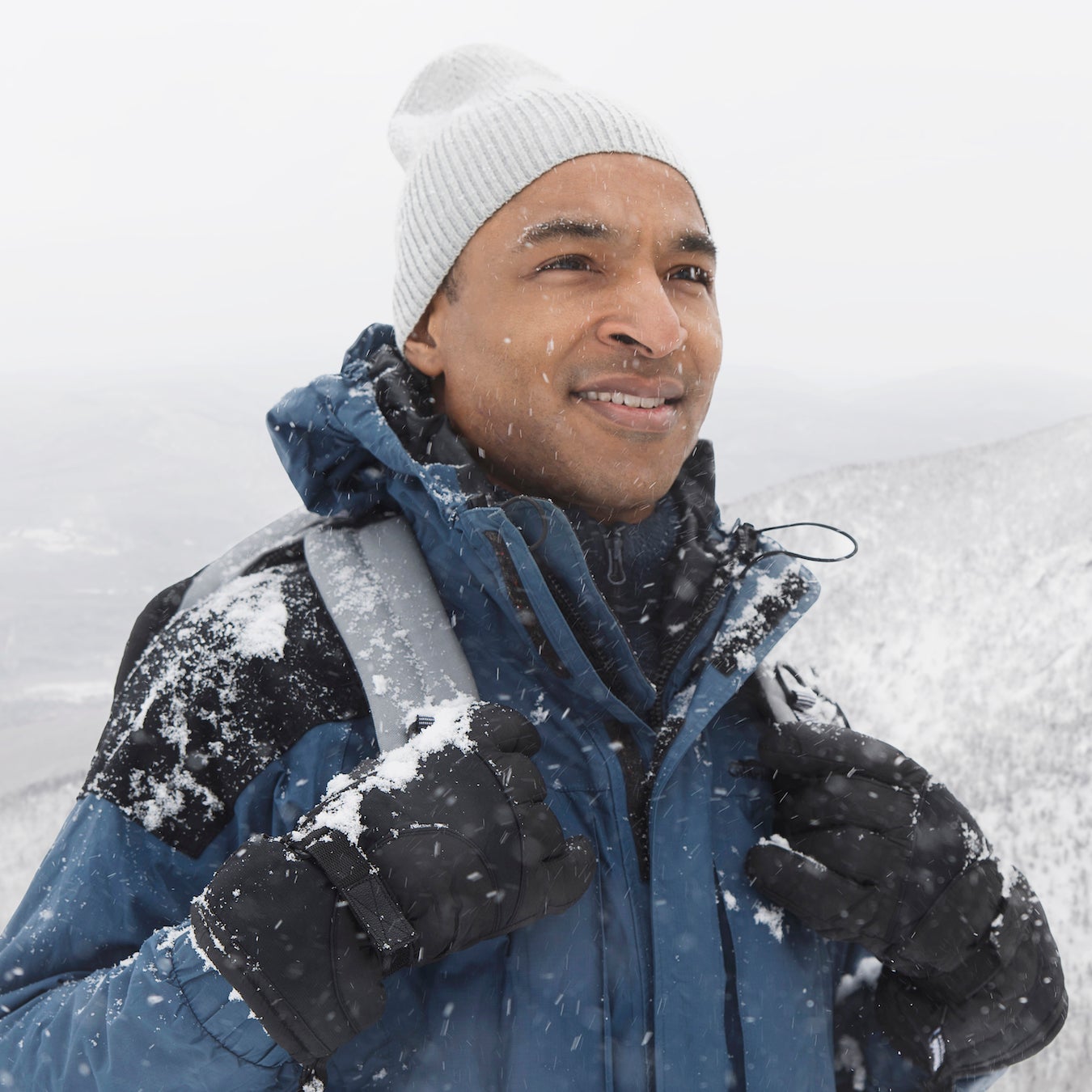 How to Layer Clothes for Warm and Dry Winter Hikes
