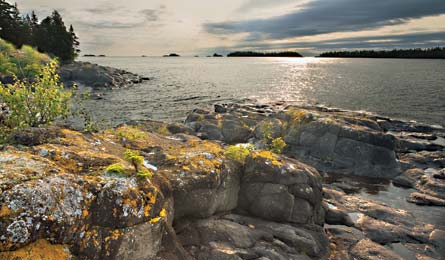 /Volumes/Drobo/Backpacker Web/For_Web_Mag_Photos/2011/1-2011/Destinations/Great Lakes/Resized Lakes/WClay-RockHarbor_445.jpg