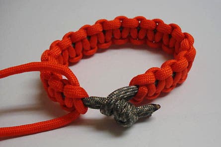 How To: Make a Survival Bracelet