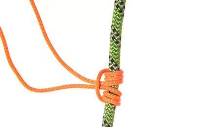 This is the finished knot. Note that the windings don't overlap each other at all, that's one of the things that gives this knot holding power.