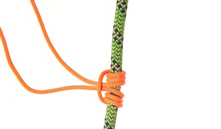 Prusik 5 37004 This is the finished knot. Note that the windings don't overlap each other at all, that's one of the things that gives this knot holding power.