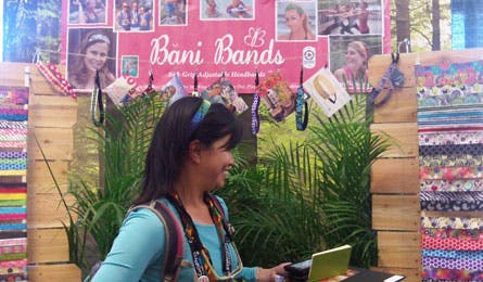 Lisa-at-Bani-Bands 445x260 38137 Lisa shows off a Bani Band hair accessory