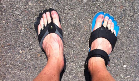 Sazzi 445x260 38072 Two kinds of Sazzi toe motion sandals