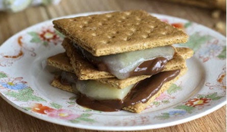 "Cheesy S'mores (Courtesy: Cabbot Cheese)"