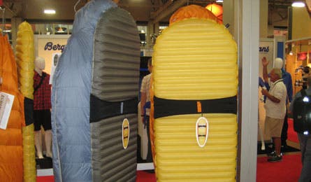 Thermarestbag 445x260 38083 Them-a-Rest's new Antares bag hugs onto your sleeping pad.