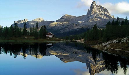 "NOV12HUT_RBrame_rifugiolake_445X260"