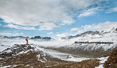 JAN13CHILE_JBadura_hiker_3826_445x260