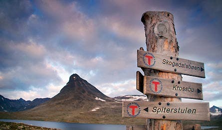 JAN13NOR_AGE_TrailSign_445X260