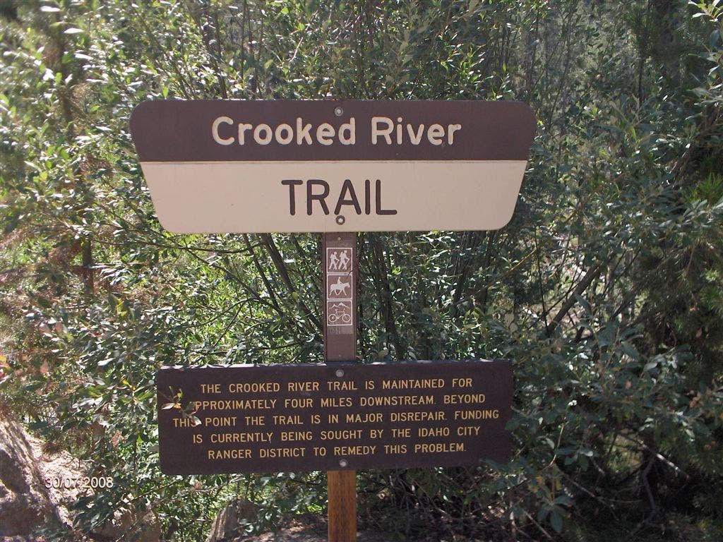 Crooked River Trailhead None