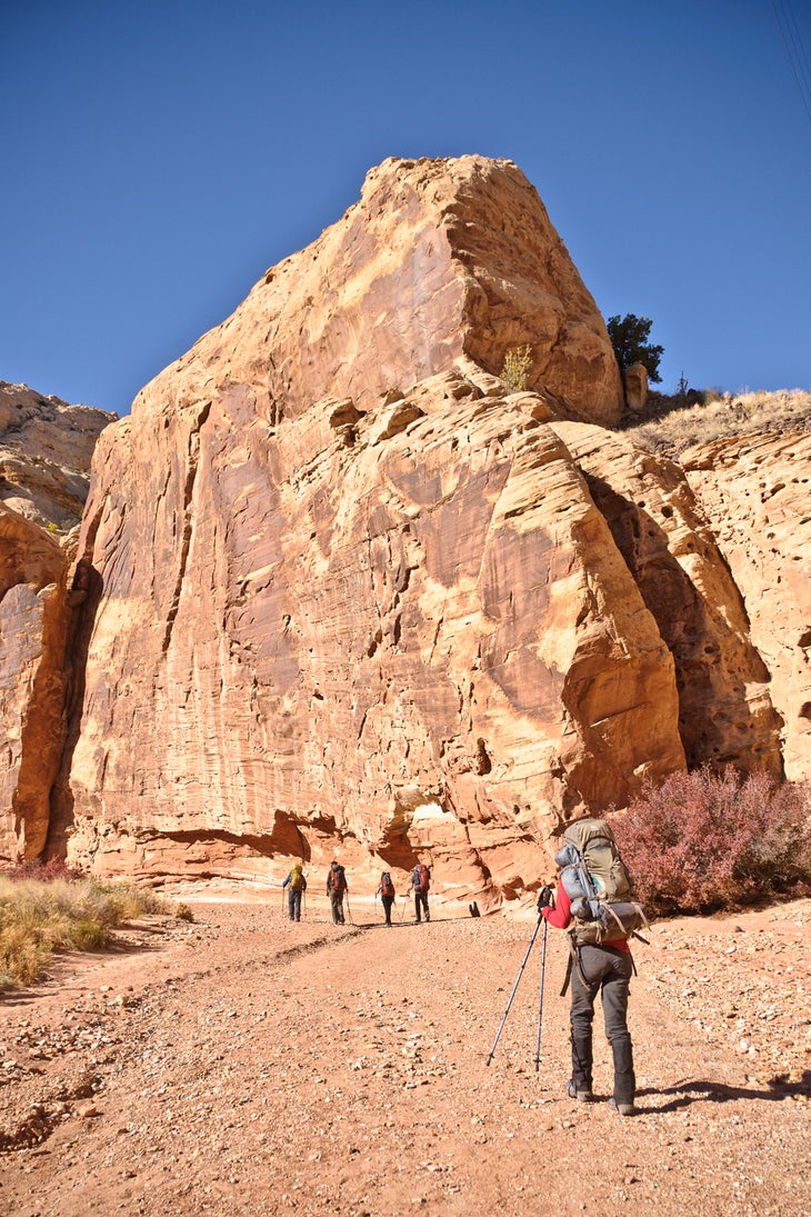 Capitol Reef National Park: Chimney Rock Canyon to Pleasant Creek