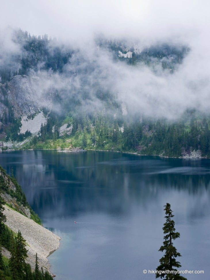 Alpine Lakes Wilderness, WA: Snow Lake and Source Lake Overlook