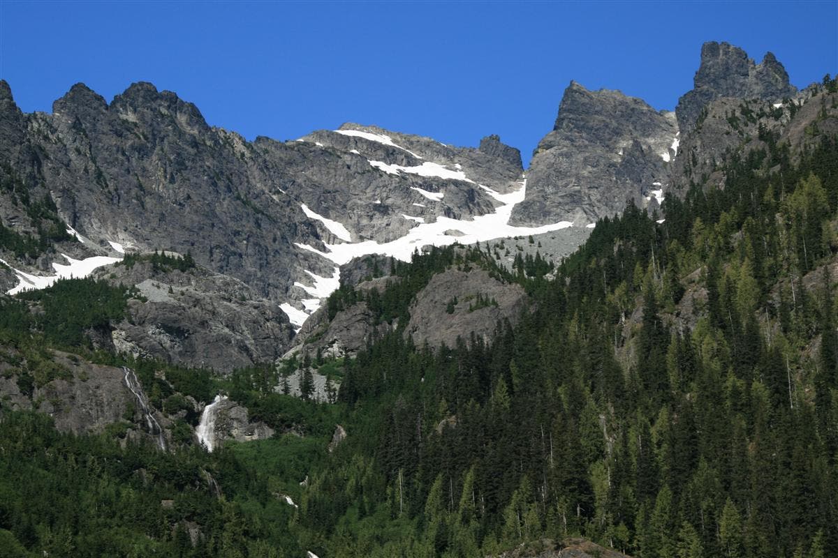 Lemah Mt., Whinnimic Falls None