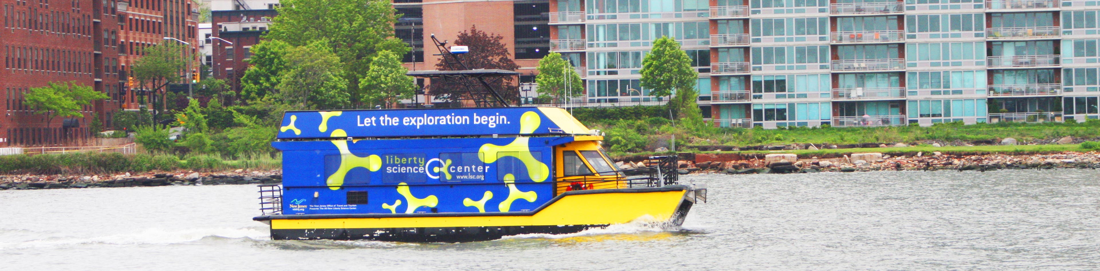 Liberty State Park: Liberty Science Center ferry boat.