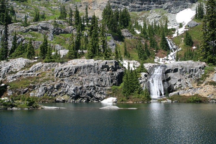 Lila Lake waterfall None