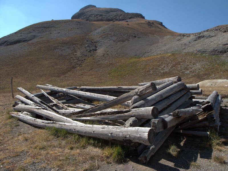 Old mining cabin remains on the way from Stony Pass to Celebration Lake