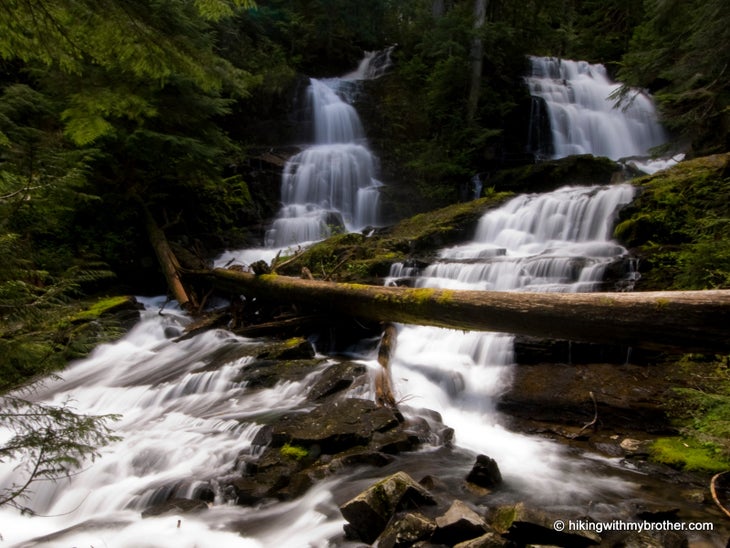 Picturesqe Falls None