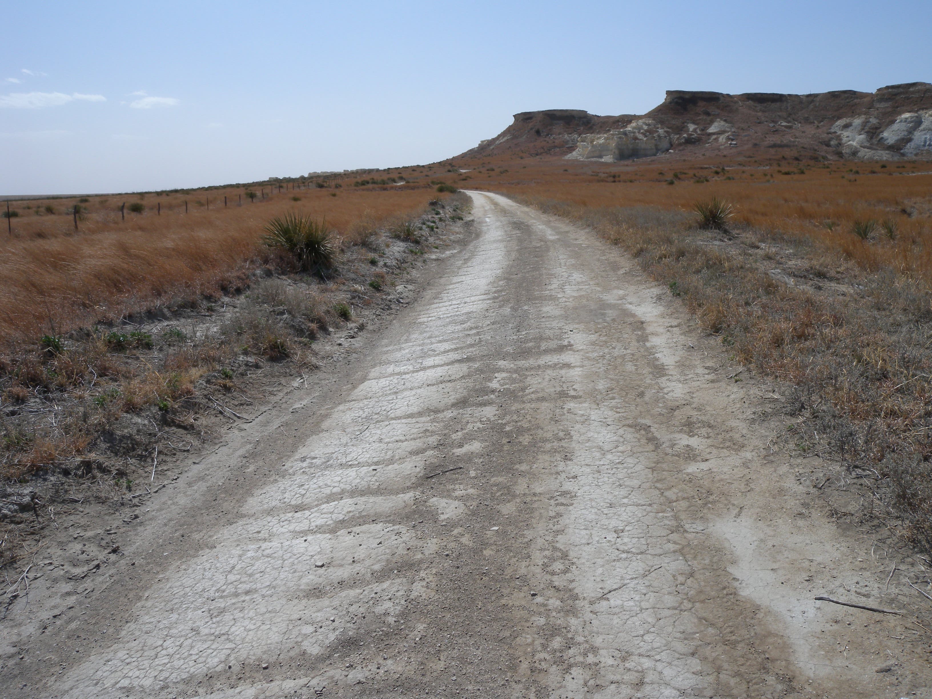 This road brings you back to the Castle Rock parking area. A dirt road into and out of Castle Rock.