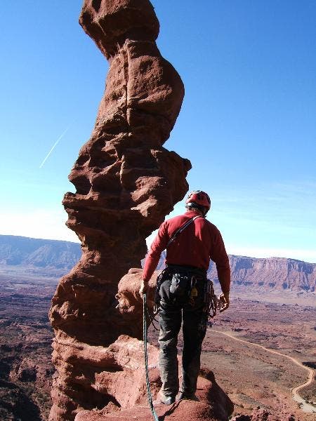 John walks the gangplank on the last pitch of Ancient Art, with several hundred feet of air to either side.