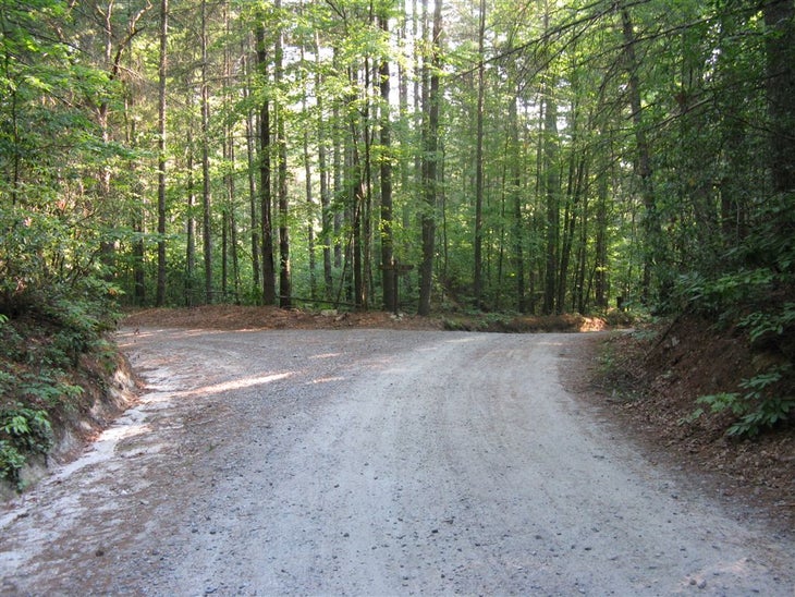 Thomas Cemetery Road None