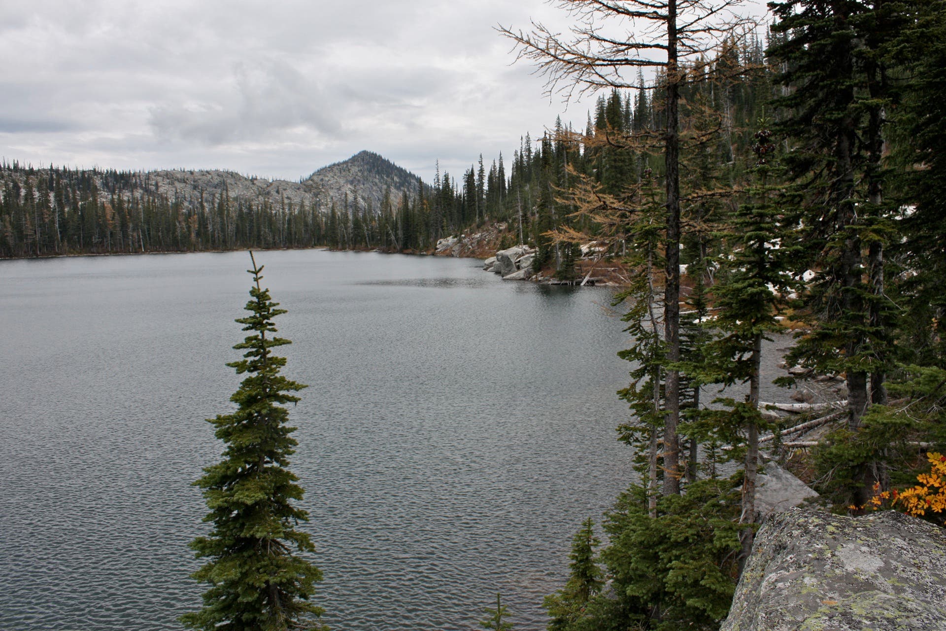 Upper Roman Nose Lake: Southern View None