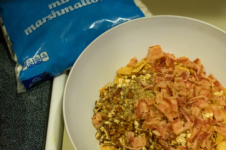 Bacon Krispy Bars: Step 1 Blend cereal, rolled oats, ground flax seeds, chopped pecans, and bacon in a bowl.