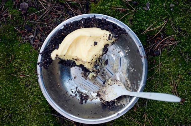 No Bake Oreo Cheesecake served with: GSI Glacier Stainless 7” Bowl: $5.95, 5.1 oz gsioutdoors.com REI Campware Soup Spoon: $1.00, .3 oz www.rei.com