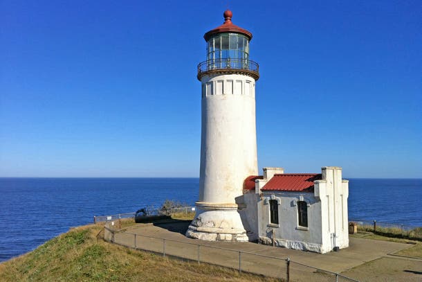 North Head Lighthouse, Washington Washington's oldest lighthouse, located in Cape Disappointment State Park, is famous for being situated on dramatic 100-foot cliffs. The North Head…