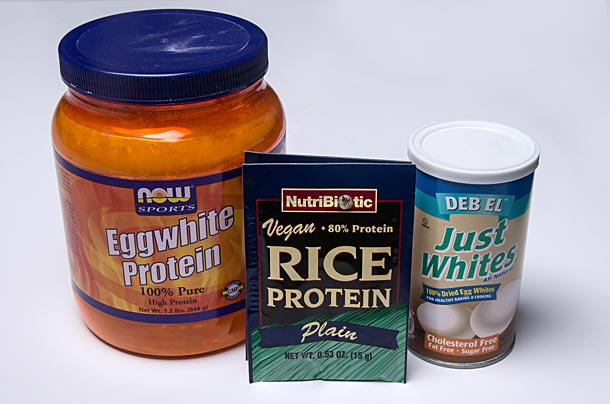 Trail Smoothies Step 1: Pick a protein Bowen’s go-to is egg white powder, which adds flavorless and digestible protein and helps create a fluffy texture. Look for it in the baking aisle…