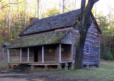 Cades Cove, TN Take a hike in Cades Cove during your next visit to Great Smoky Mountains National Park and you’ll see why hundreds of settlers made this their home…