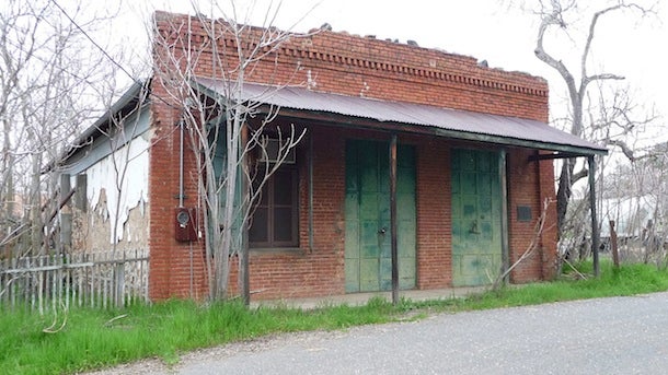 Chinese Camp, CA An estimated 5,000 Chinese immigrants lived here during the 1850s, working in the numerous gold mines that littered the region. Visit the ruins, then…