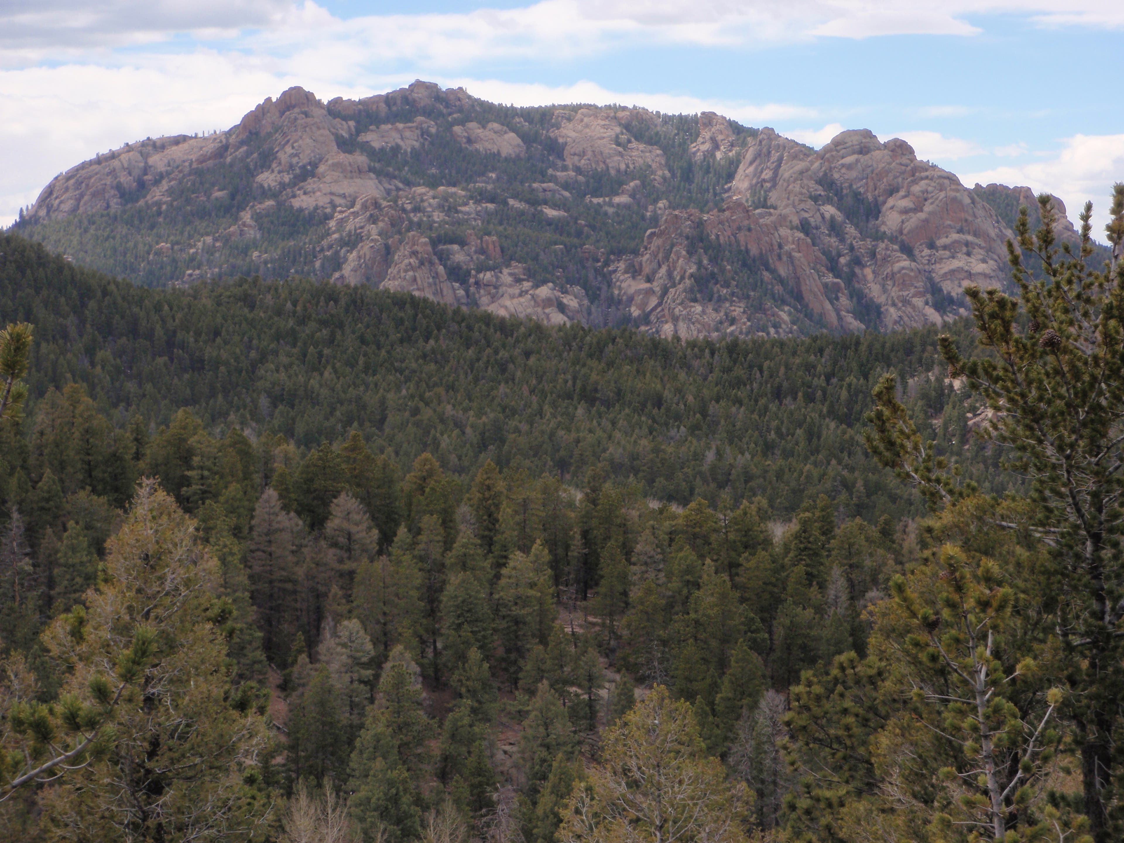 Devil’s Head (CO) The massive granite formation known as the Devil’s Head is one of the most prominent Front Range landmarks between Denver and Colorado Springs. Bring…