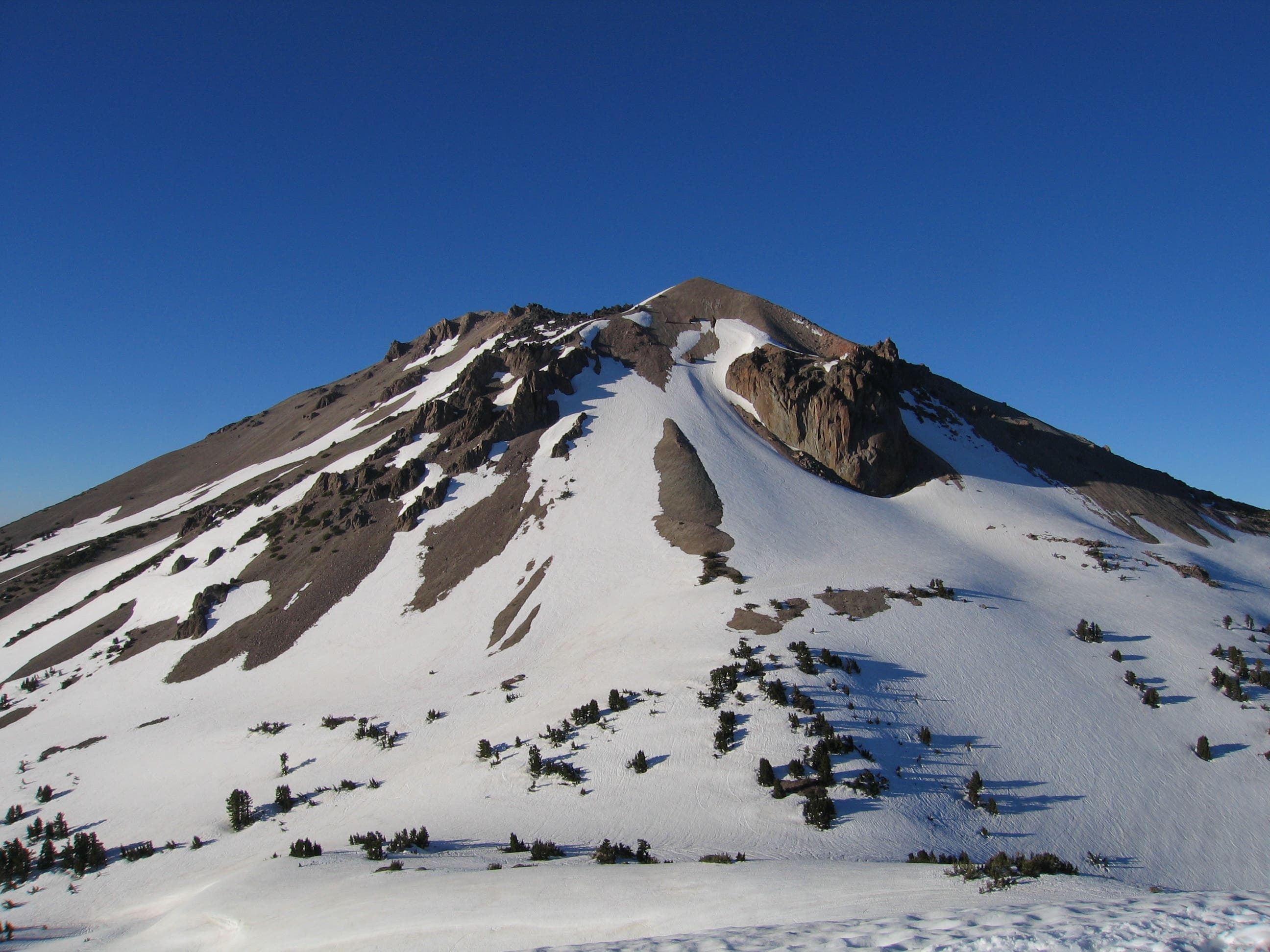 Lassen Peak, Lassen Peak National Park, CA When Lassen Peak erupted in 1915, the ash cloud spread out over 200 miles. Now, the northern California peak offers a popular 5-mile roundtrip hiking…