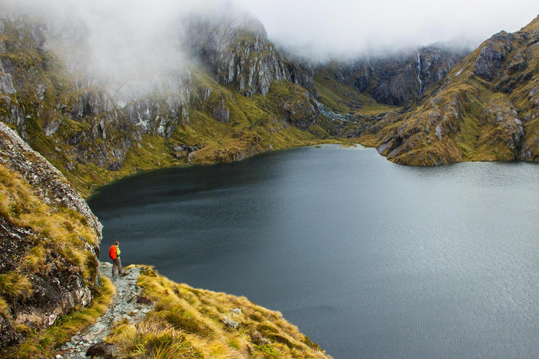 The track passes above Lake Harris, with a view to the Valley of Trolls beyond. (Rachel Zurer)