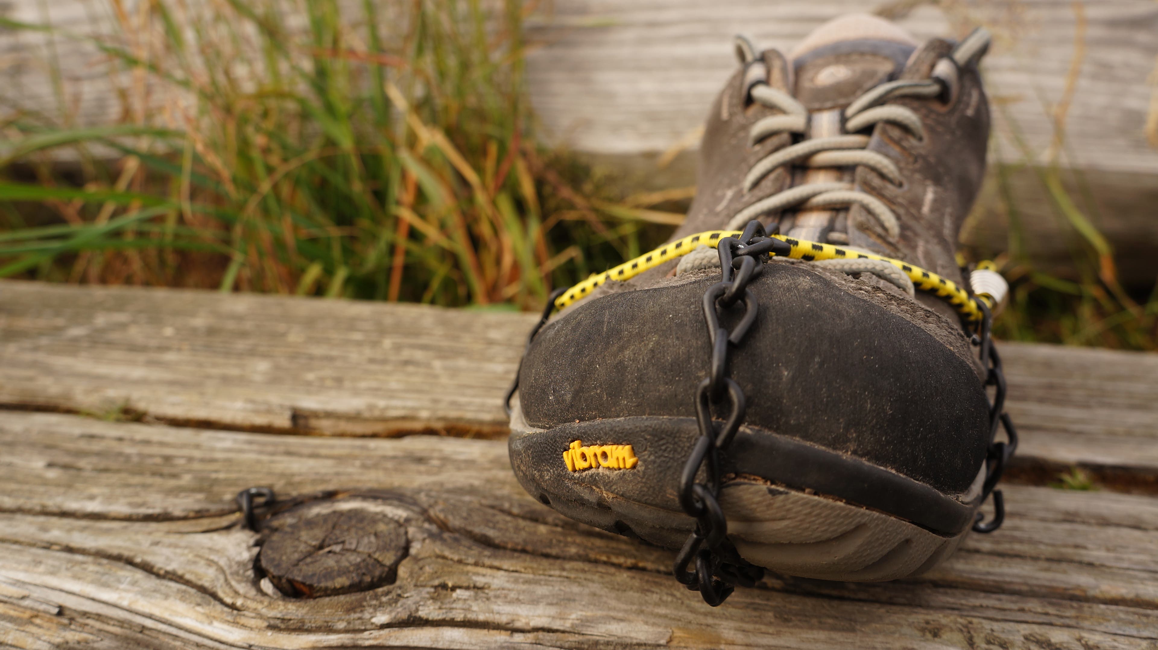 It connects underneath like so.