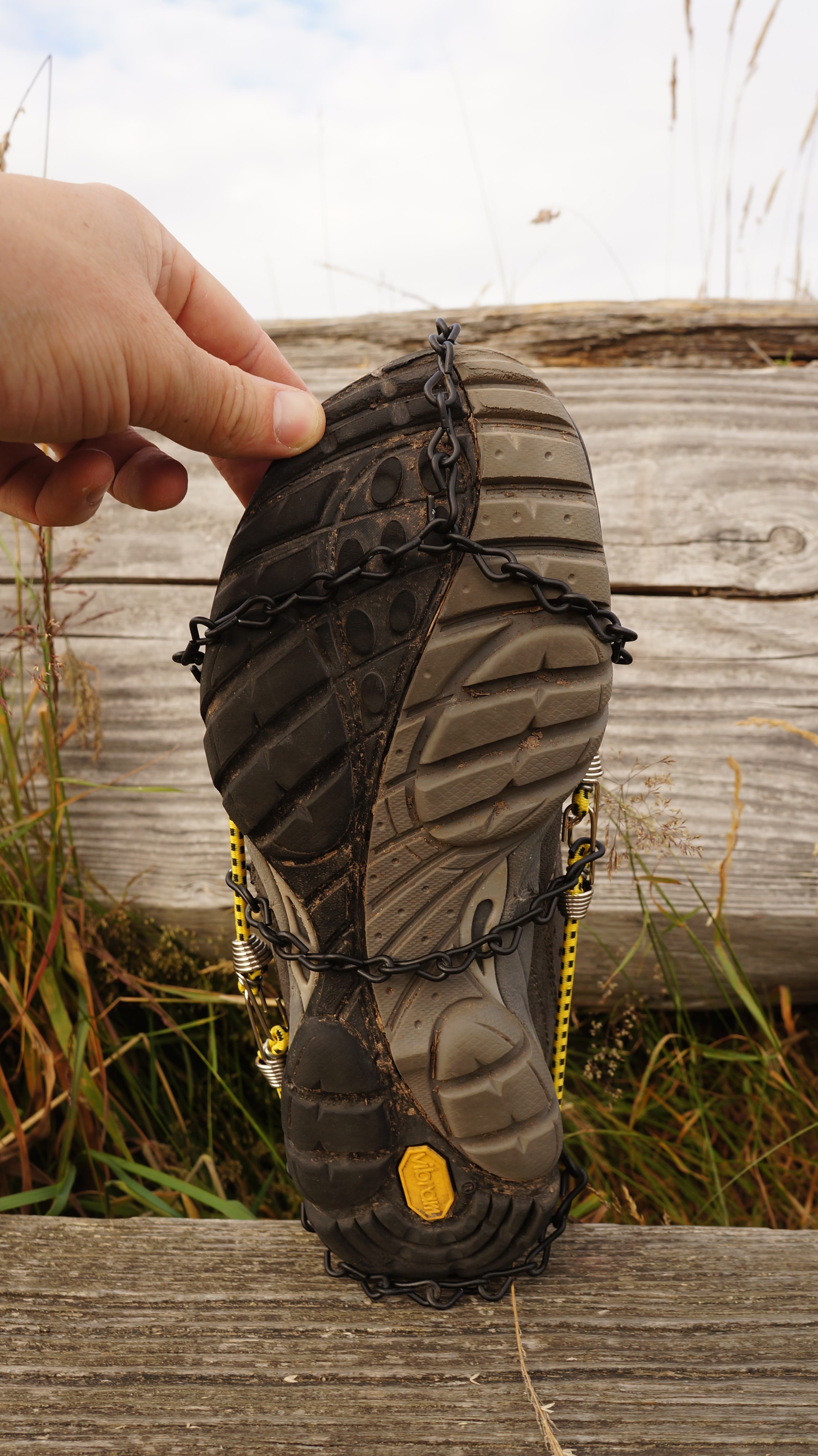 Make Snow Traction With a Bungee Cord Continue adding links to create and ideal traction pattern for a chassis. Concentrate links in the forefoot, heel, and other contact points. Too much…