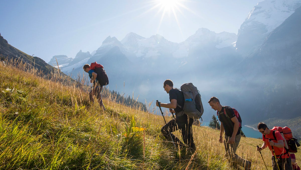 How to Lead a Group Hiking Trip for Beginners