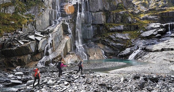 Waterfall Paradise Trekking New Zealand