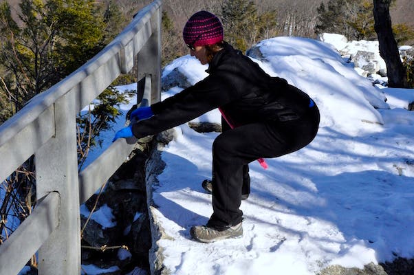 best hiker stretches - Squats