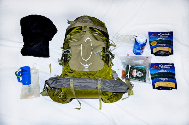how to pack a backpack efficiently
