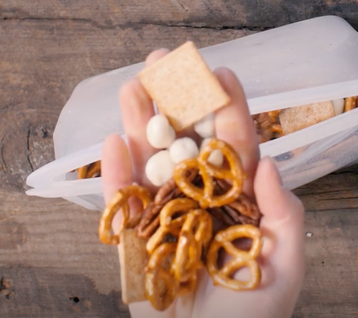 hiking trip snacks