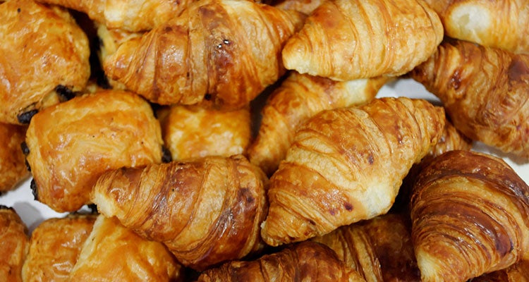 "bistro breakfast sandwich croissant"