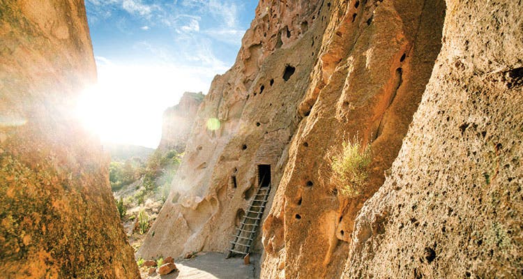 BP0316NPS_Bandelier_DScotClark_TandemStock_17413445_2_750x400 Bandelier